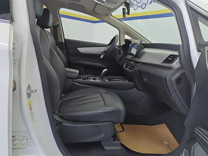 Фото 8 - BYD Song Max