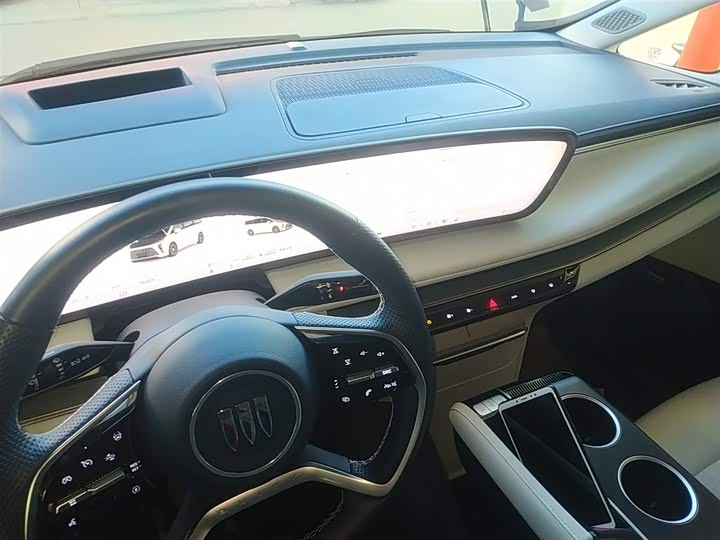 Фото 10 - Buick GL8 Hybrid