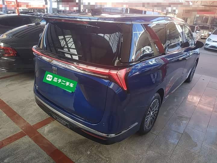 Фото 7 - Buick GL8 Hybrid