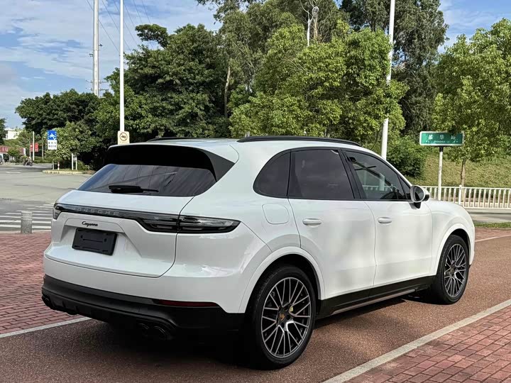 Фото 8 - Porsche Cayenne