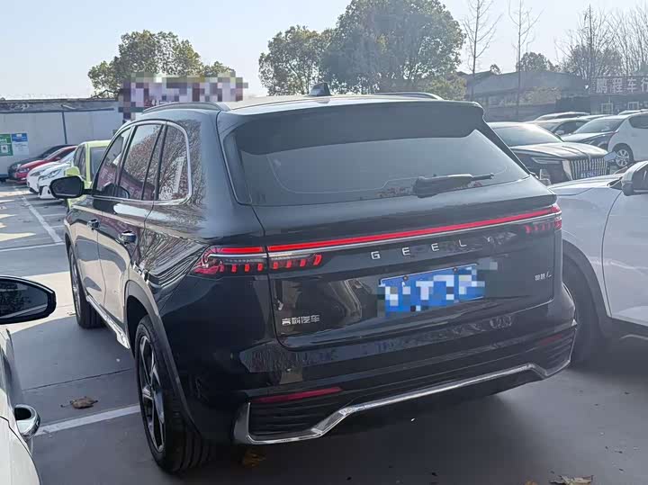 Фото 10 - Geely Monjaro