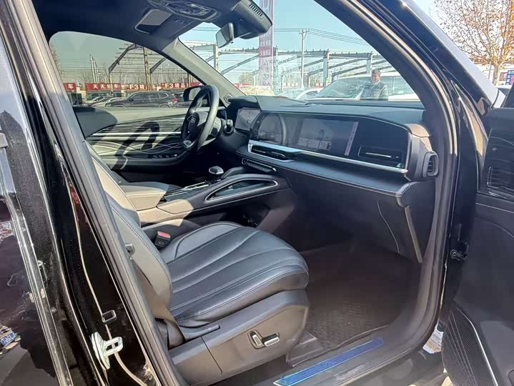 Фото 7 - Geely Monjaro