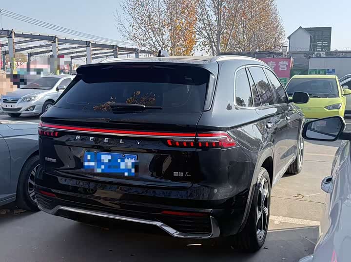 Фото 8 - Geely Monjaro