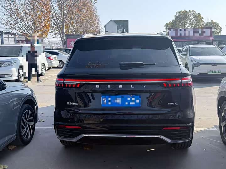 Фото 9 - Geely Monjaro