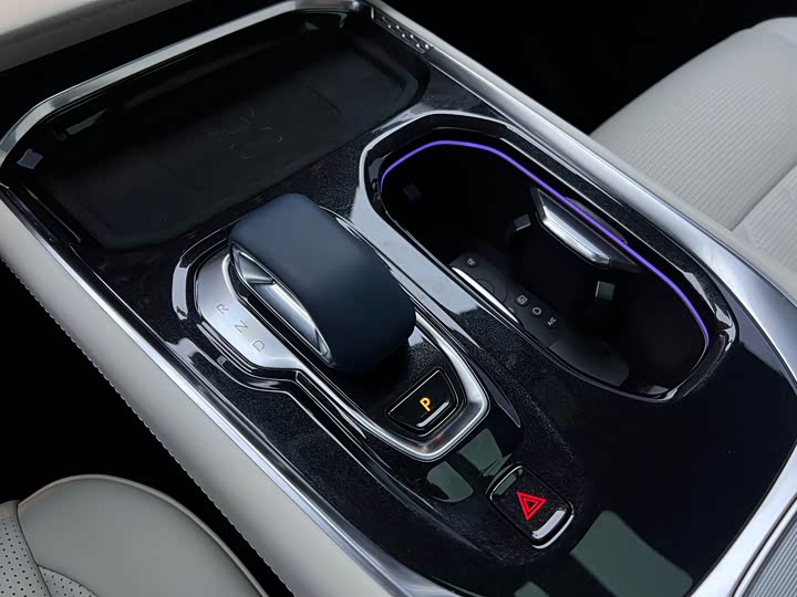 Фото 10 - Zeekr 009