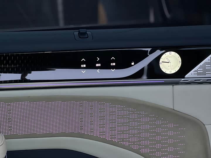 Фото 21 - Zeekr 009