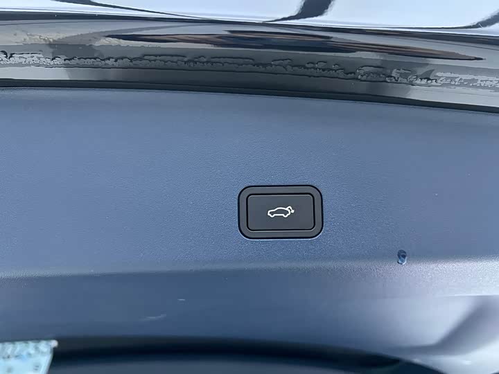 Фото 36 - Zeekr 009