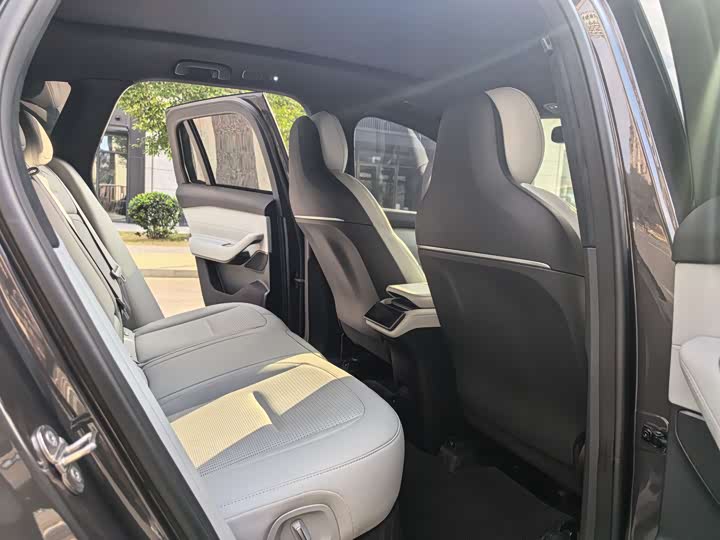 Фото 10 - Nio ES6