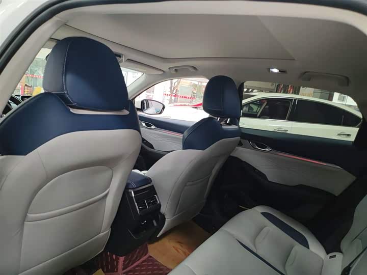 Фото 18 - Geely Preface