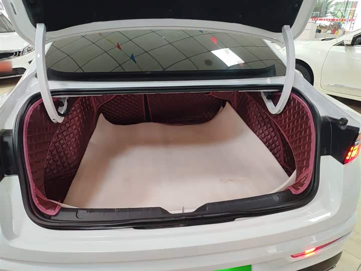 Фото 19 - Geely Preface