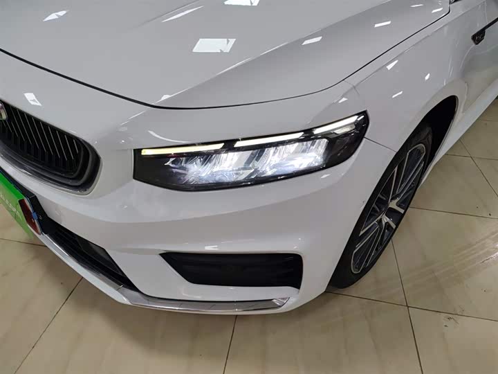 Фото 24 - Geely Preface