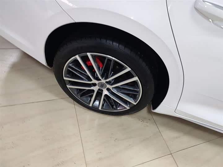 Фото 26 - Geely Preface