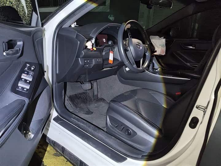 Фото 18 - Toyota Avalon