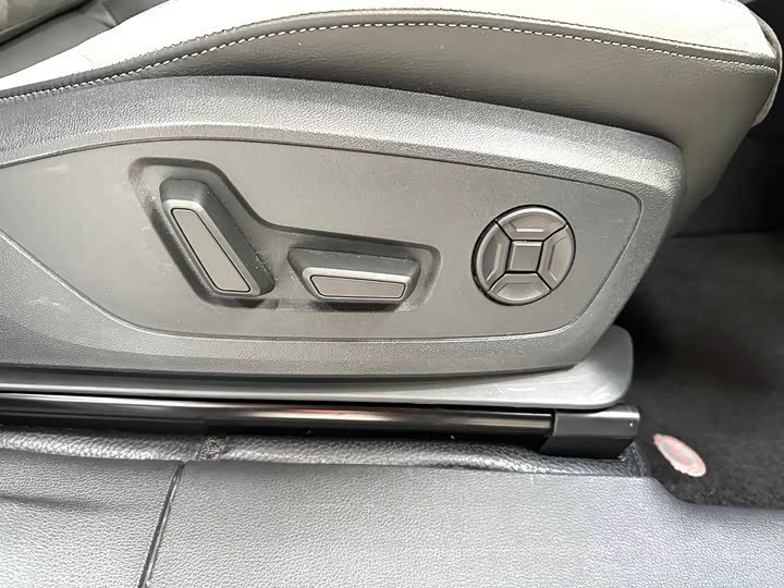 Фото 10 - Audi Q3