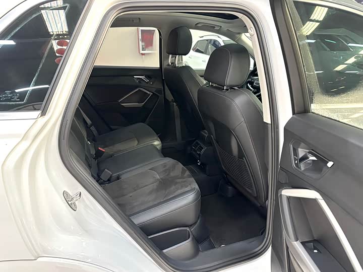 Фото 13 - Audi Q3