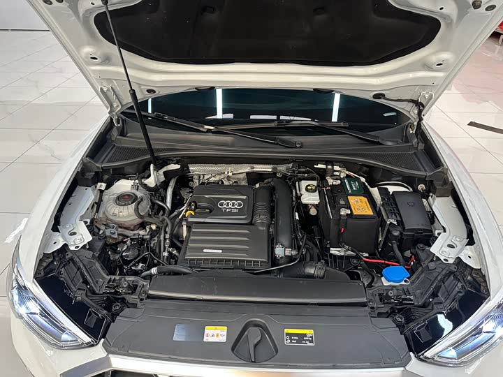 Фото 18 - Audi Q3