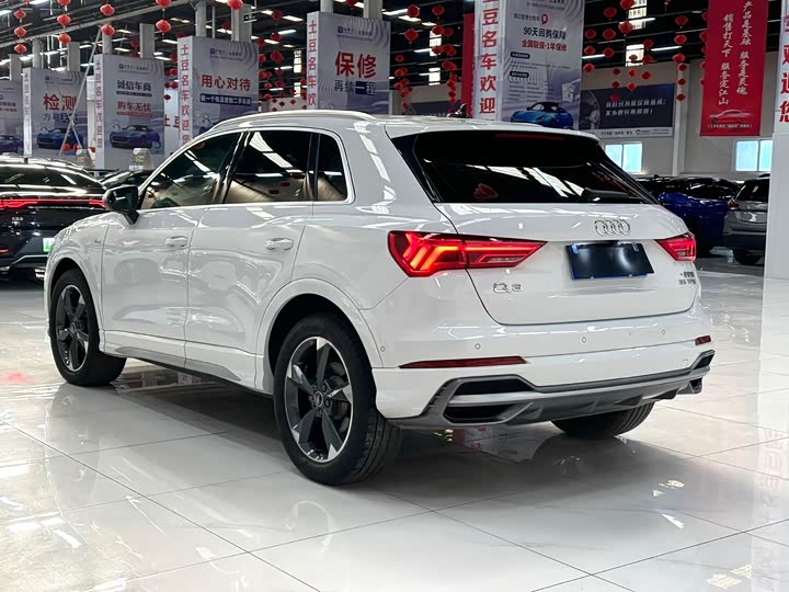 Фото 4 - Audi Q3