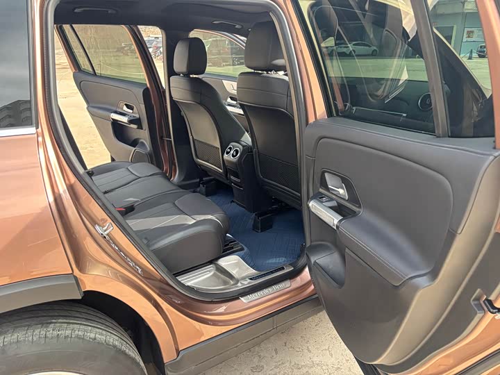 Фото 12 - Mercedes-Benz GLB-Class