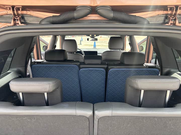 Фото 15 - Mercedes-Benz GLB-Class