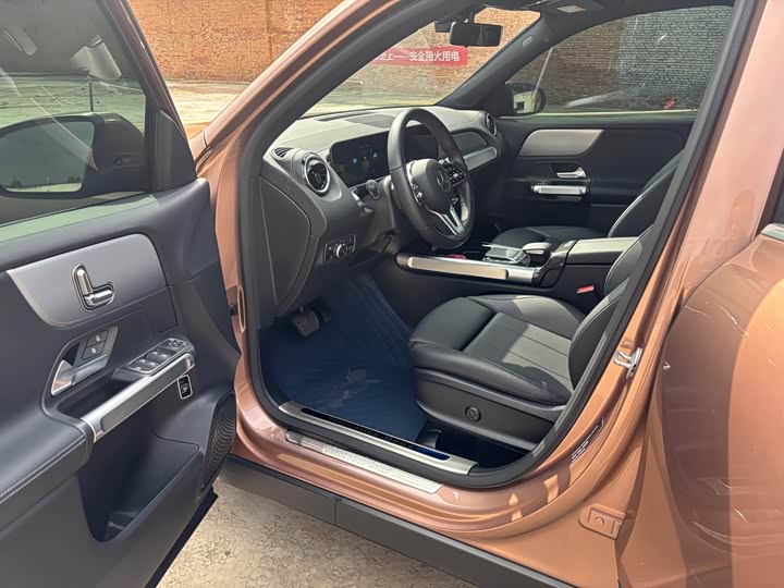 Фото 8 - Mercedes-Benz GLB-Class