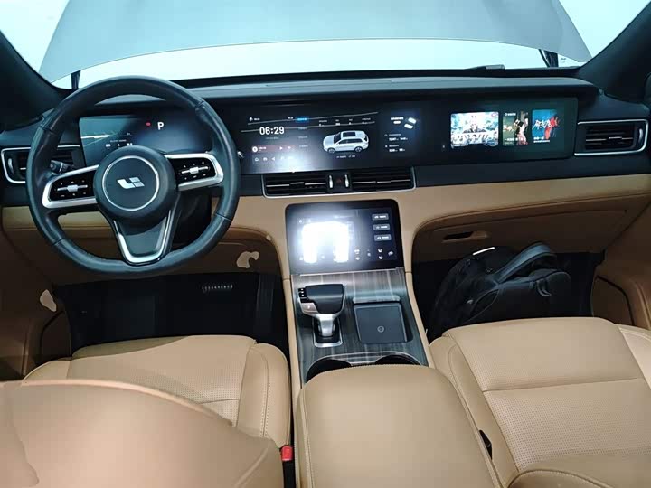 Фото 10 - LiXiang One