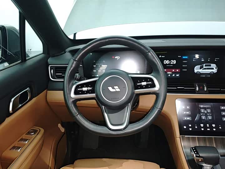 Фото 11 - LiXiang One