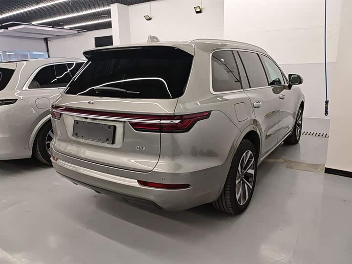 Фото 7 - LiXiang One