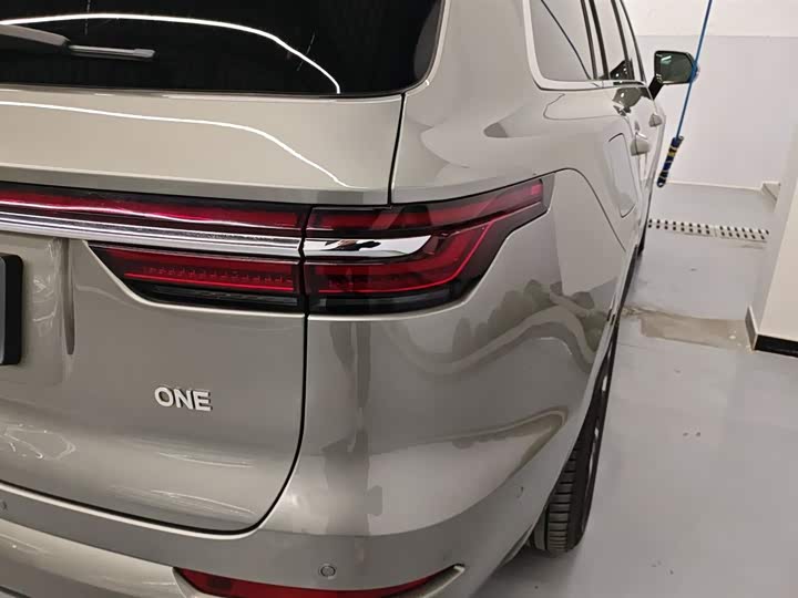 Фото 8 - LiXiang One