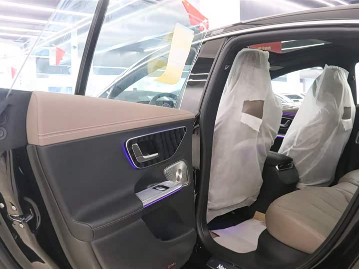 Фото 14 - Mercedes-Benz EQE