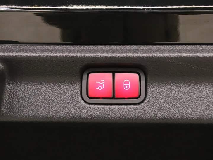 Фото 17 - Mercedes-Benz EQE