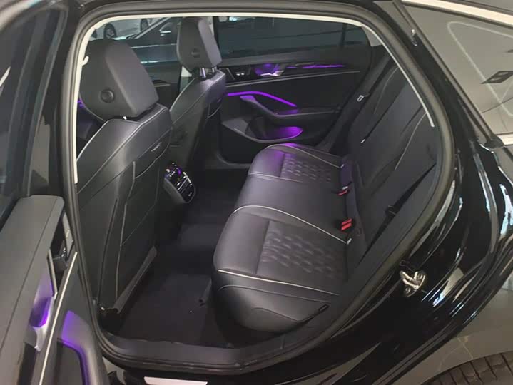 Фото 11 - Volkswagen Magotan