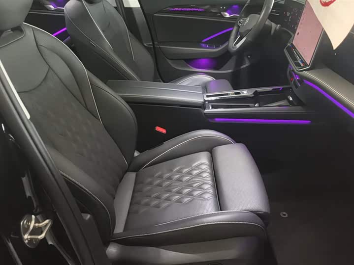 Фото 8 - Volkswagen Magotan