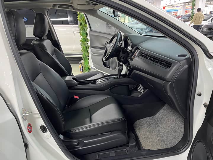 Фото 10 - Honda Vezel