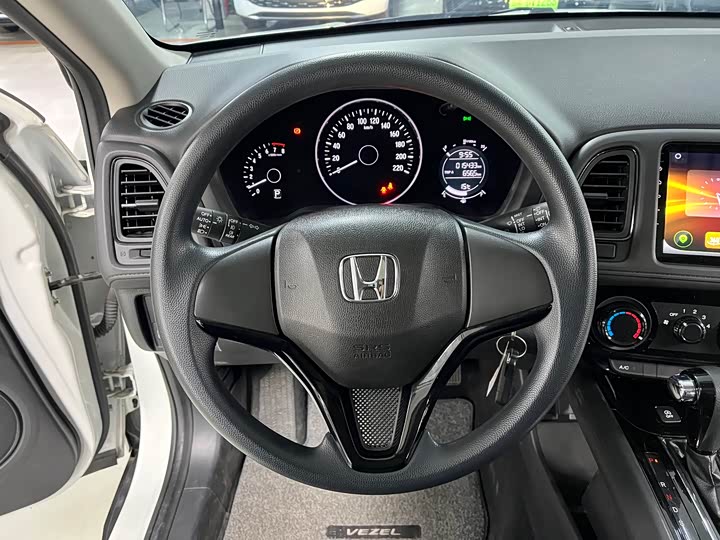 Фото 12 - Honda Vezel