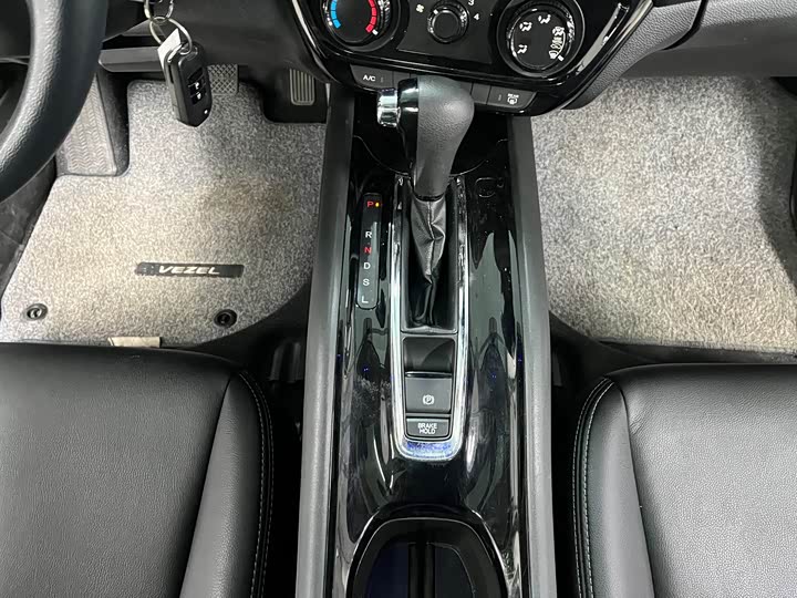 Фото 14 - Honda Vezel