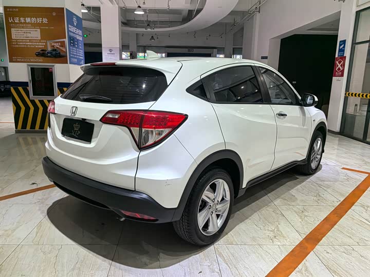 Фото 4 - Honda Vezel