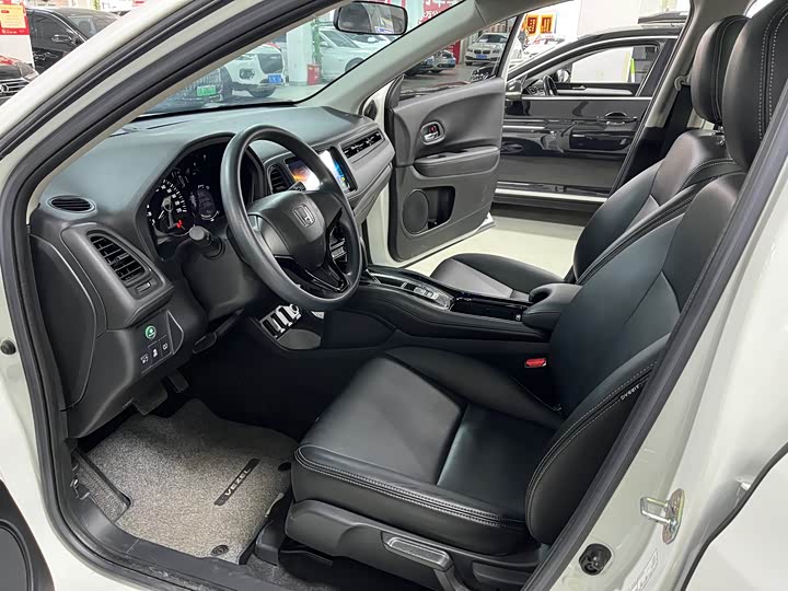 Фото 8 - Honda Vezel