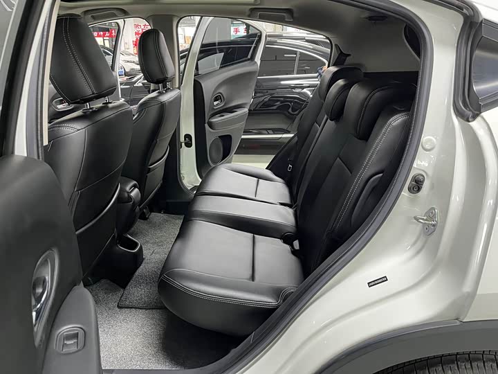 Фото 9 - Honda Vezel