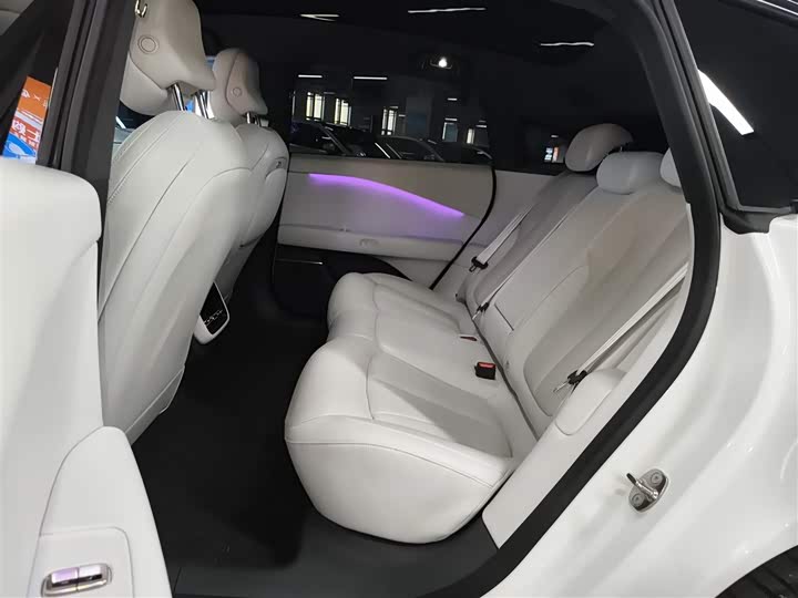 Фото 17 - XPeng F57