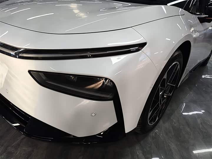 Фото 24 - XPeng F57