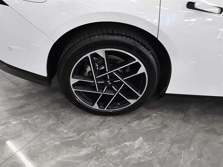 Фото 26 - XPeng F57