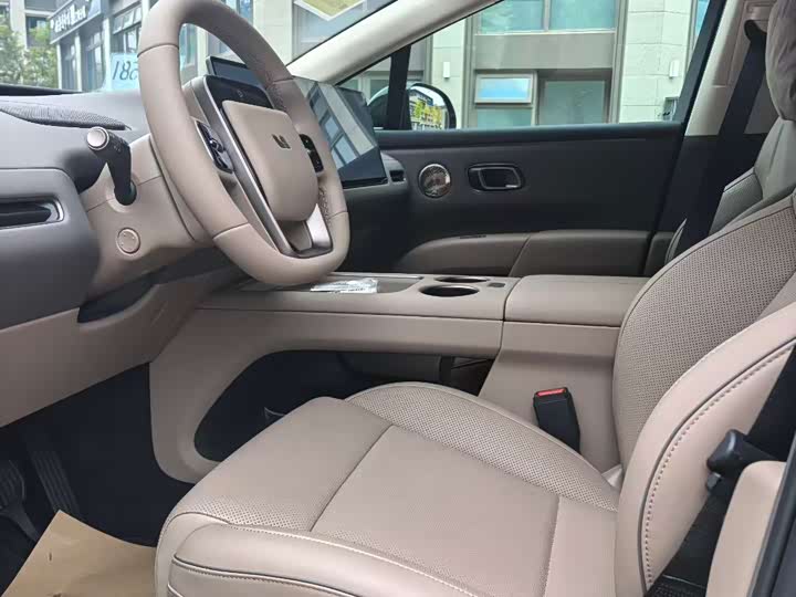 Фото 4 - LiXiang i8