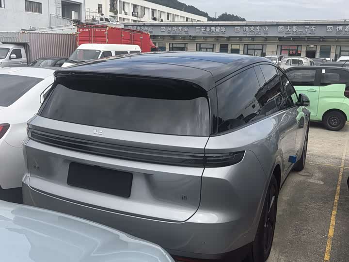 Фото 7 - LiXiang i8