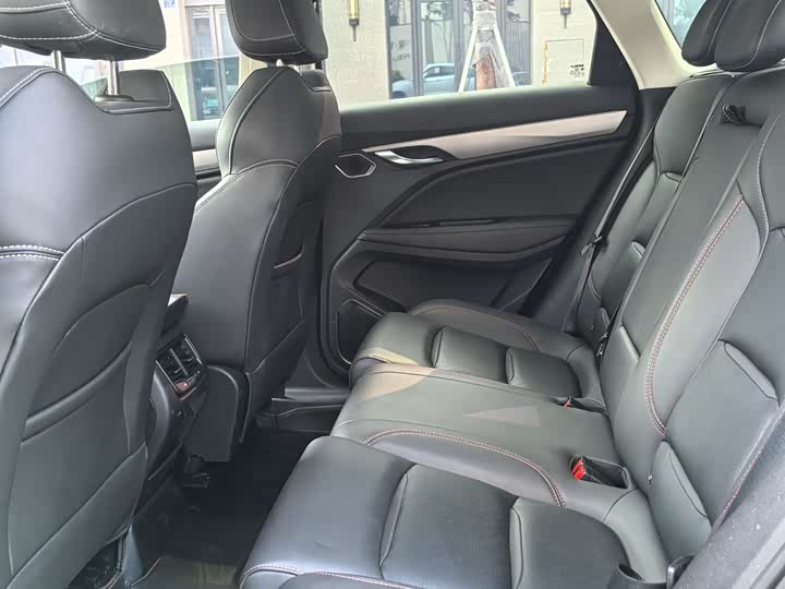 Фото 8 - Geely Tugella S