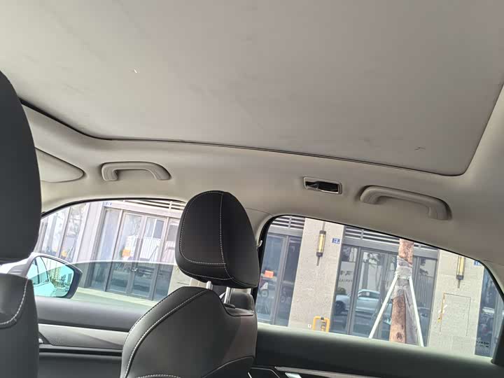 Фото 9 - Geely Tugella S