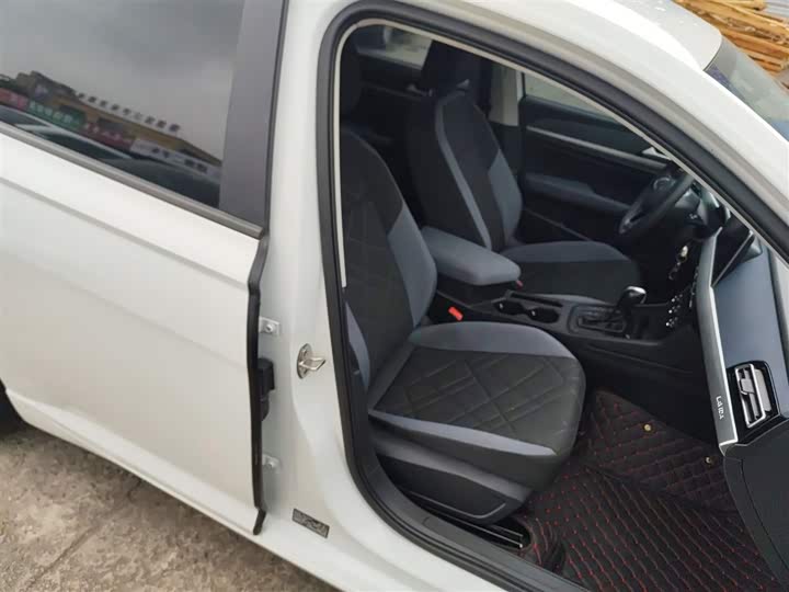 Фото 25 - Volkswagen Lavida