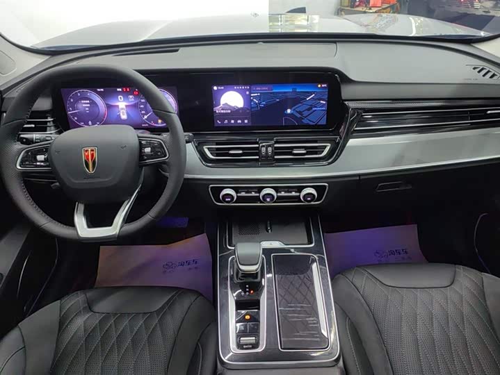 Фото 12 - Hongqi HS5