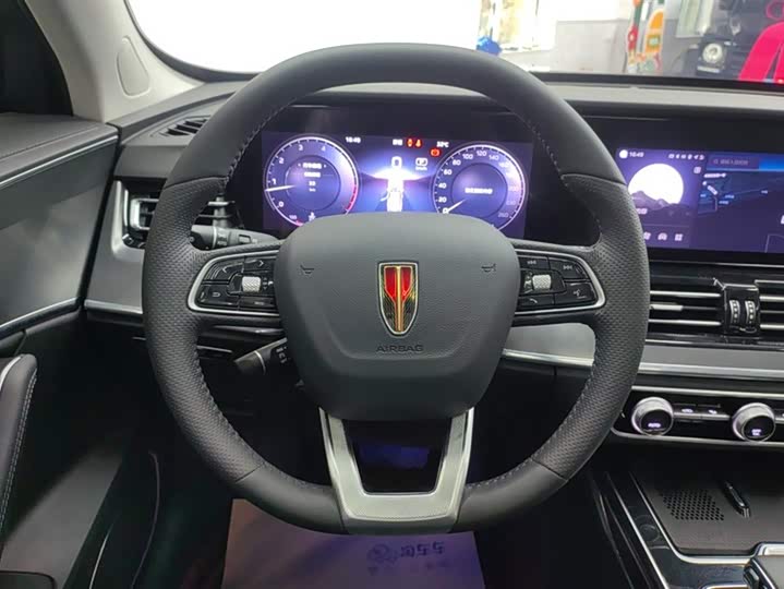 Фото 15 - Hongqi HS5