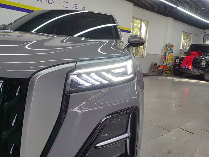 Фото 5 - Hongqi HS5