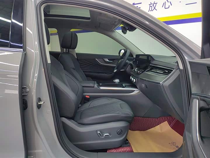 Фото 8 - Hongqi HS5